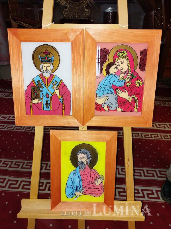Expoziție de icoane pe sticlă la Satulung-Săcele, județul Brașov 240996