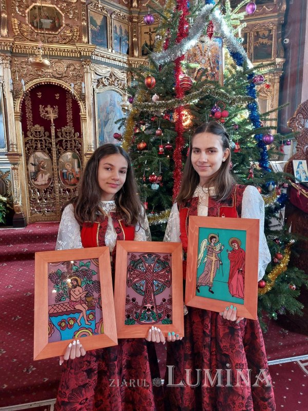 Expoziție de icoane pe sticlă la Satulung-Săcele, județul Brașov 241000