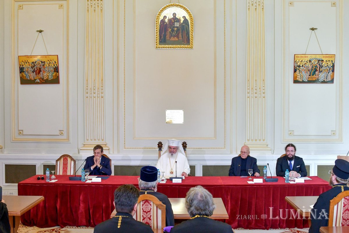 Simpozion științific dedicat Unirii Principatelor Române la Palatul Patriarhiei 242071