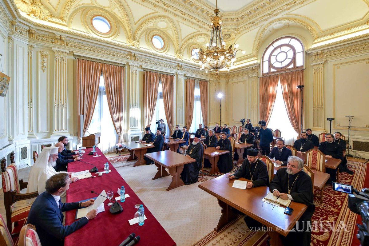 Simpozion științific dedicat Unirii Principatelor Române la Palatul Patriarhiei 242073