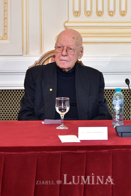 Simpozion științific dedicat Unirii Principatelor Române la Palatul Patriarhiei 242076