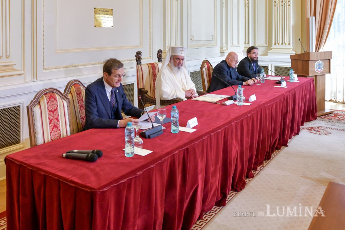 Simpozion științific dedicat Unirii Principatelor Române la Palatul Patriarhiei 242089
