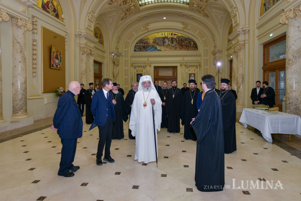 Simpozion științific dedicat Unirii Principatelor Române la Palatul Patriarhiei 242100