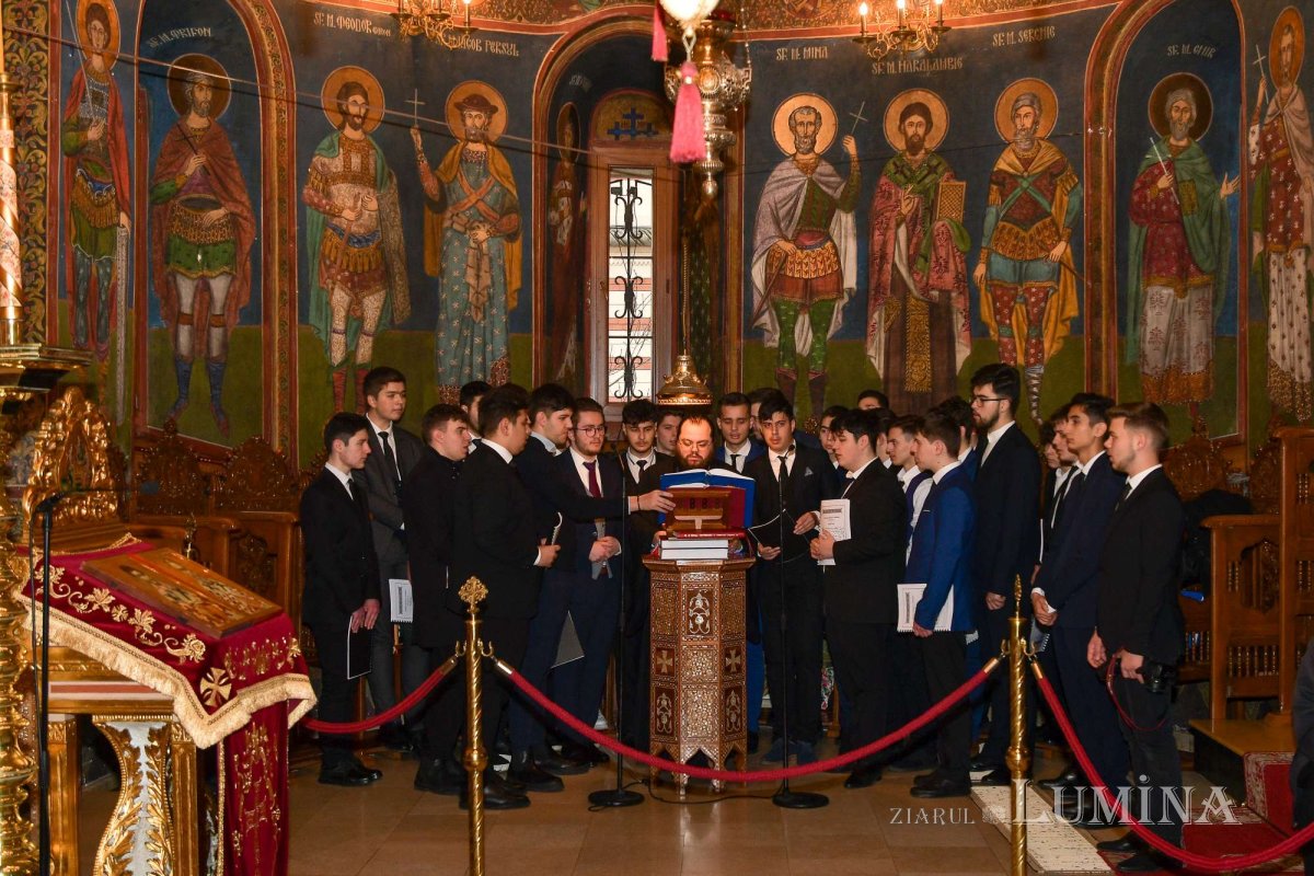 Sfântul Ierarh Grigorie Teologul, cinstit în București 242519