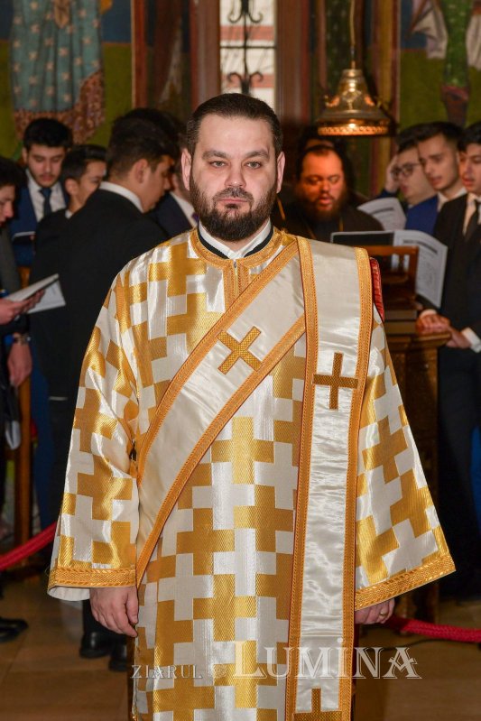 Sfântul Ierarh Grigorie Teologul, cinstit în București 242533