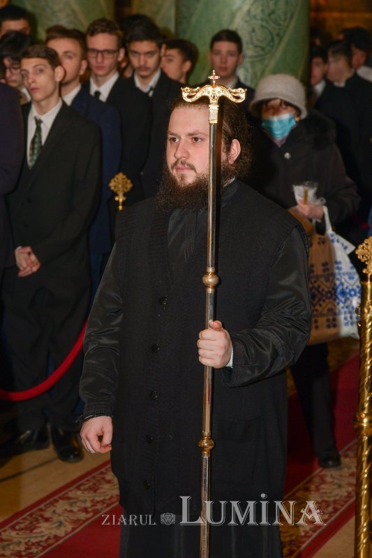 Sfântul Ierarh Grigorie Teologul, cinstit în București 242534