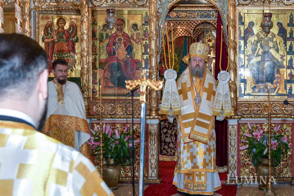 Sfântul Ierarh Grigorie Teologul, cinstit în București 242543