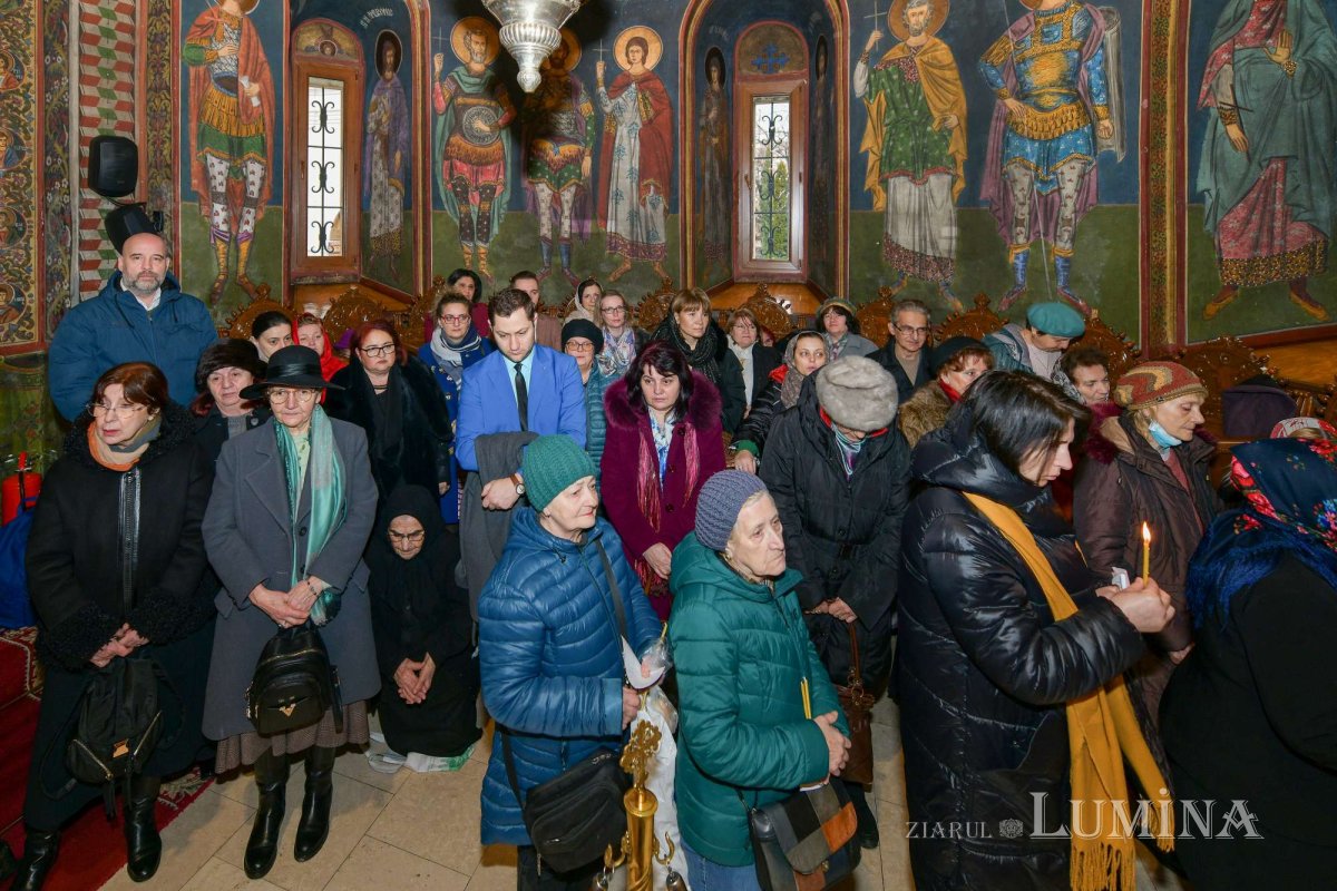 Sfântul Ierarh Grigorie Teologul, cinstit în București 242551