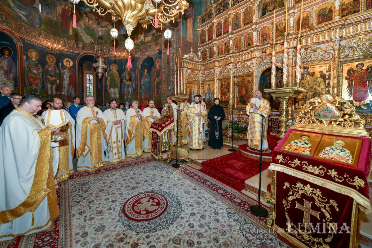 Sfântul Ierarh Grigorie Teologul, cinstit în București 242553