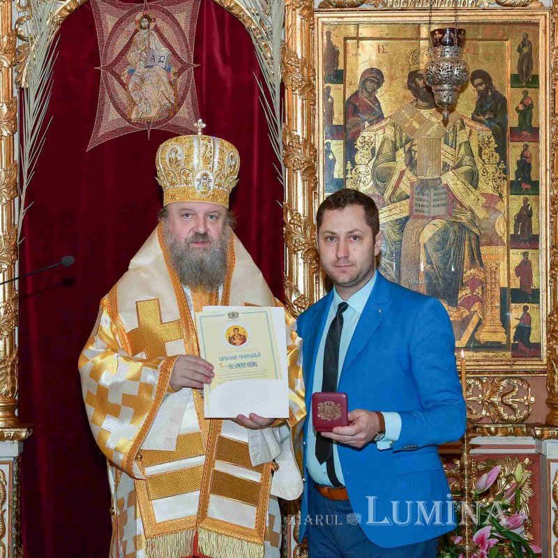 Sfântul Ierarh Grigorie Teologul, cinstit în București 242560