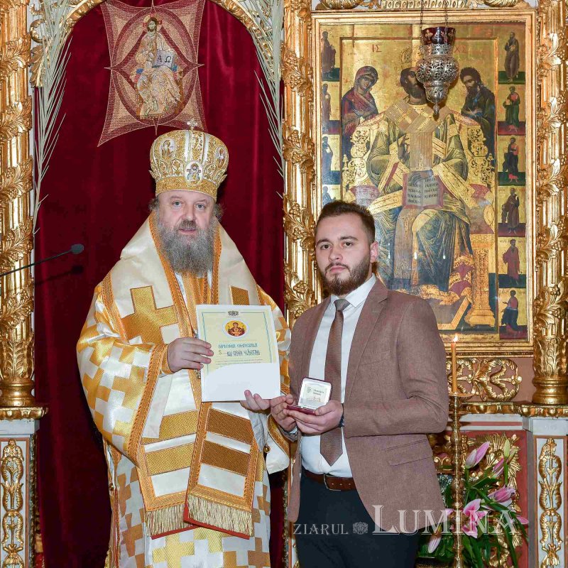 Sfântul Ierarh Grigorie Teologul, cinstit în București 242570