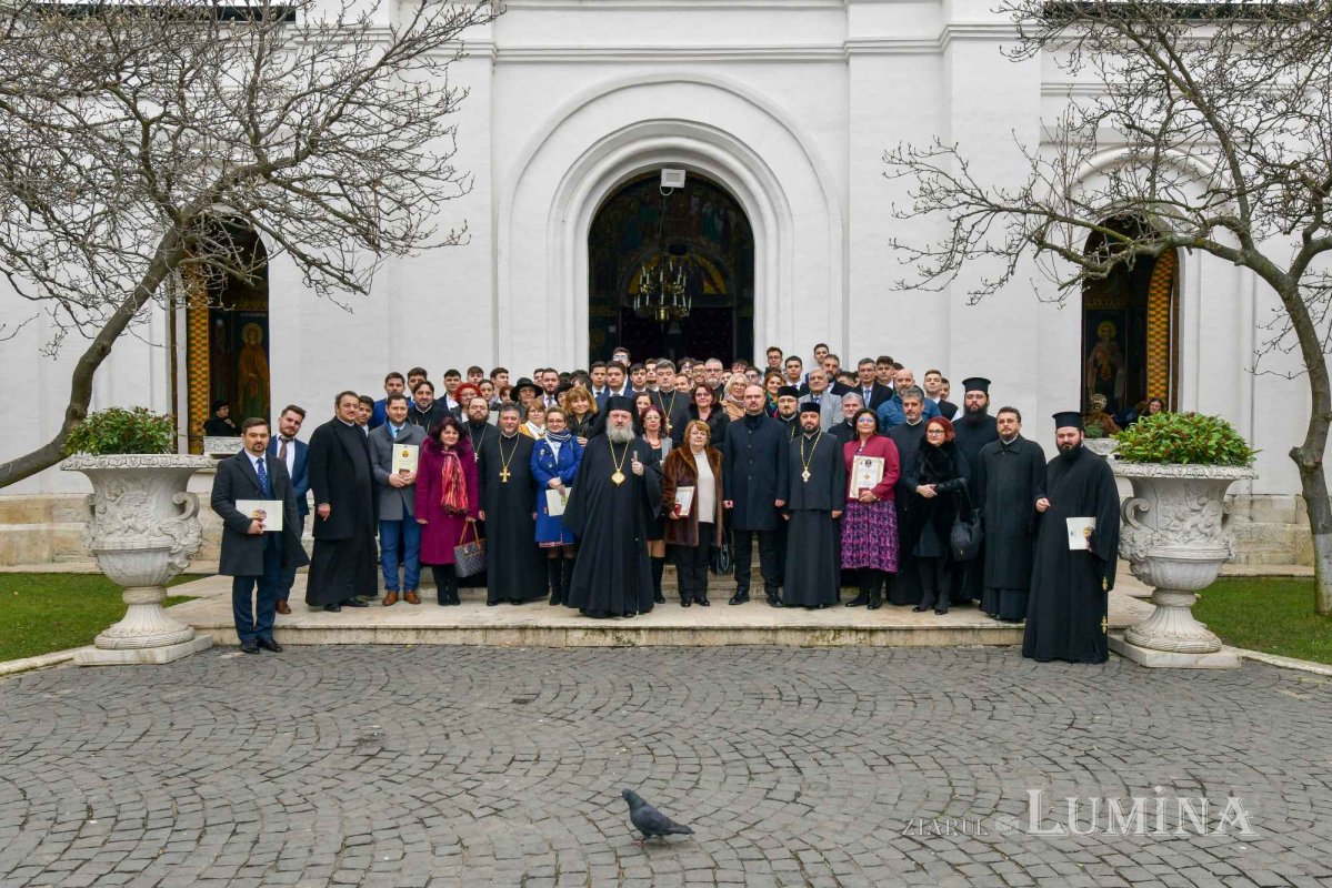 Sfântul Ierarh Grigorie Teologul, cinstit în București 242572