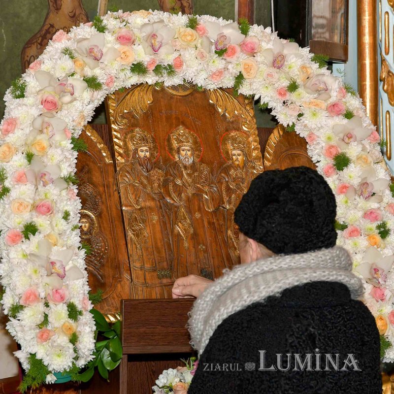 Înnoirea iconostasului Bisericii „Sfântul Vasile” din Ploiești 243177