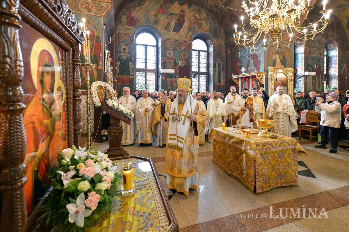 Înnoirea iconostasului Bisericii „Sfântul Vasile” din Ploiești 243181