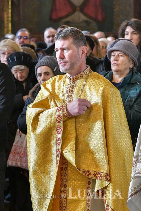 Înnoirea iconostasului Bisericii „Sfântul Vasile” din Ploiești 243184