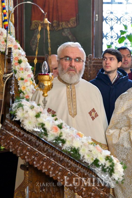 Înnoirea iconostasului Bisericii „Sfântul Vasile” din Ploiești 243185