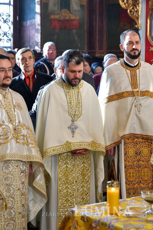 Înnoirea iconostasului Bisericii „Sfântul Vasile” din Ploiești 243191