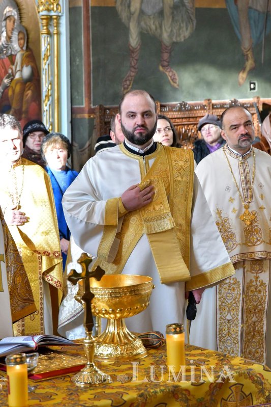 Înnoirea iconostasului Bisericii „Sfântul Vasile” din Ploiești 243194