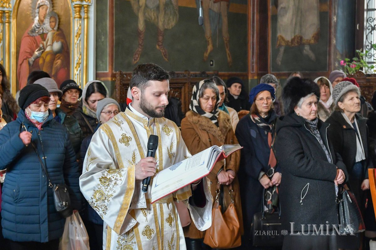 Înnoirea iconostasului Bisericii „Sfântul Vasile” din Ploiești 243216