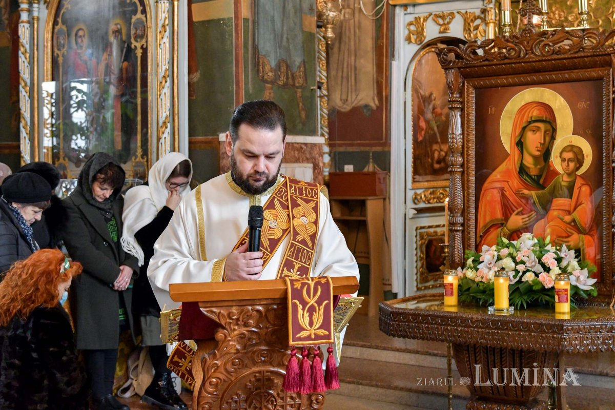 Înnoirea iconostasului Bisericii „Sfântul Vasile” din Ploiești 243221