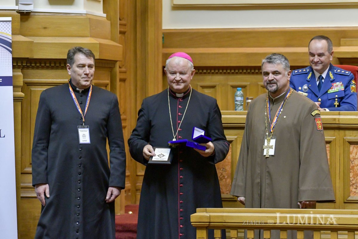 Conferință internațională a capelanilor militari la Palatul Patriarhiei 244043