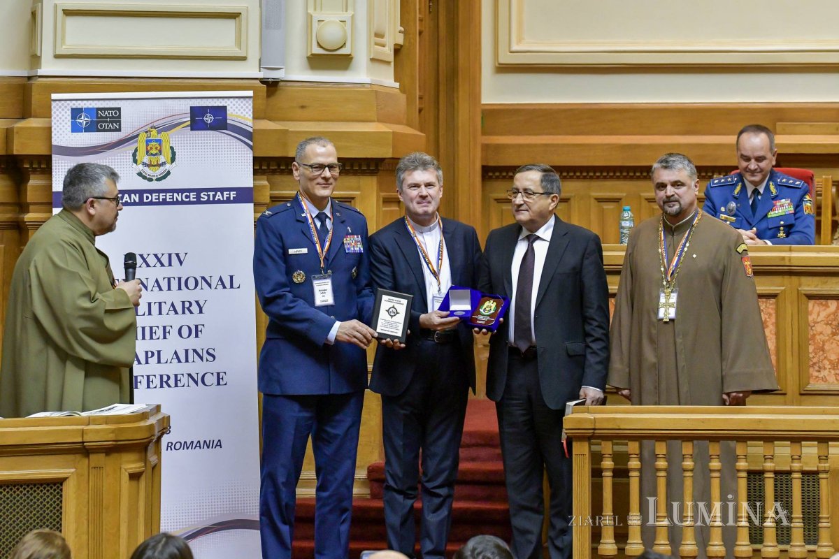 Conferință internațională a capelanilor militari la Palatul Patriarhiei 244045