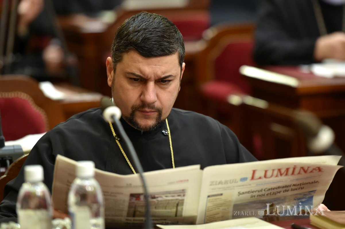 Întrunirea membrilor Consiliului Naţional Bisericesc la Reşedinţa Patriarhală 243960