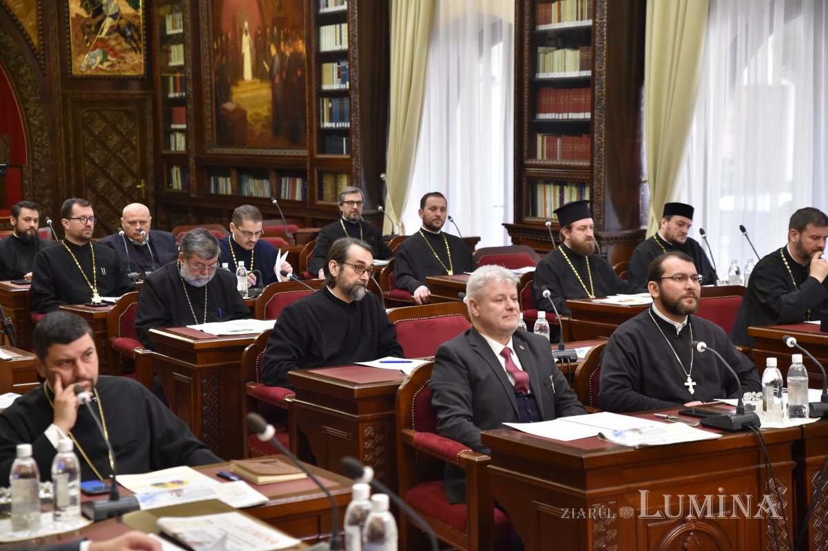 Întrunirea membrilor Consiliului Naţional Bisericesc la Reşedinţa Patriarhală 243979