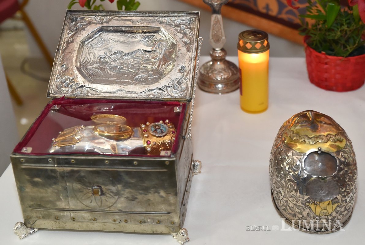 Aducerea sfintelor moaște la Parohia Bărbătescu Vechi din Capitală 244480