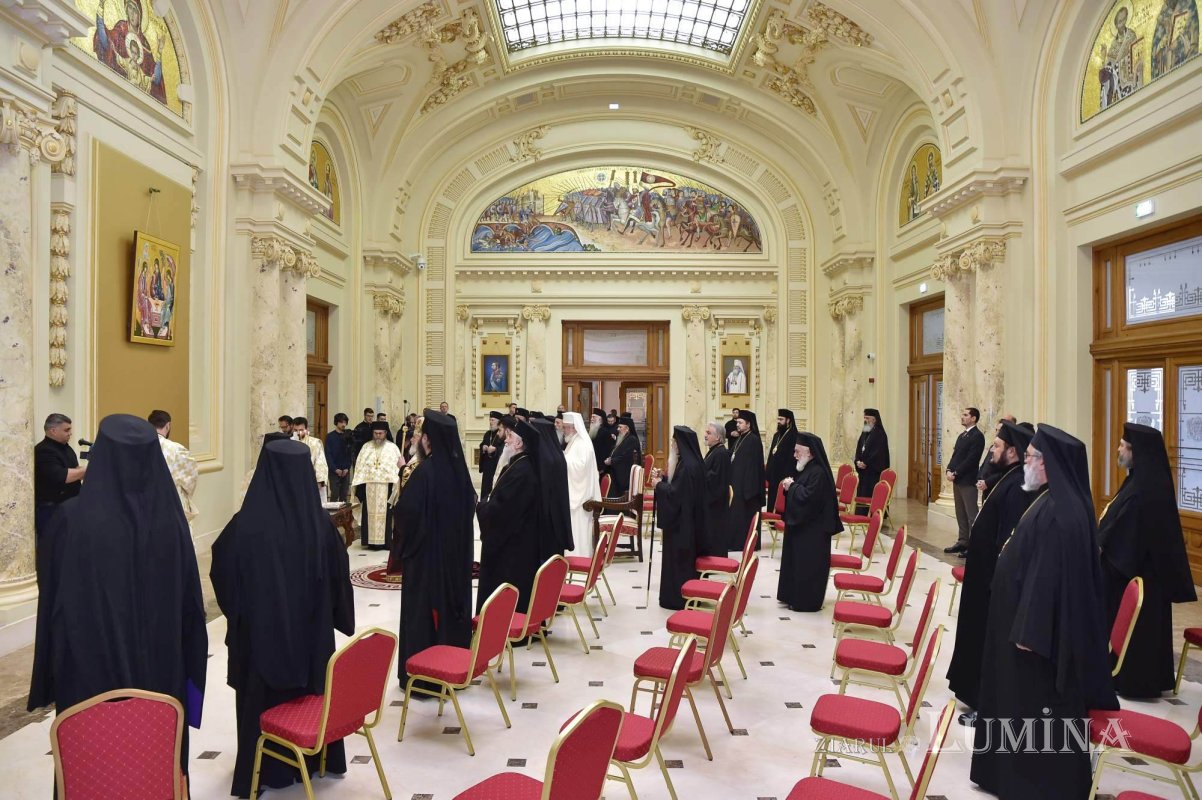 Lucrările Adunării Naționale Bisericeşti în Palatul Patriarhiei 244144