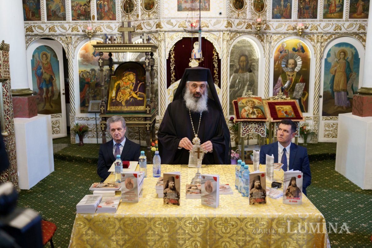 Volum despre lucrarea unui cleric basarabean în Japonia 244245