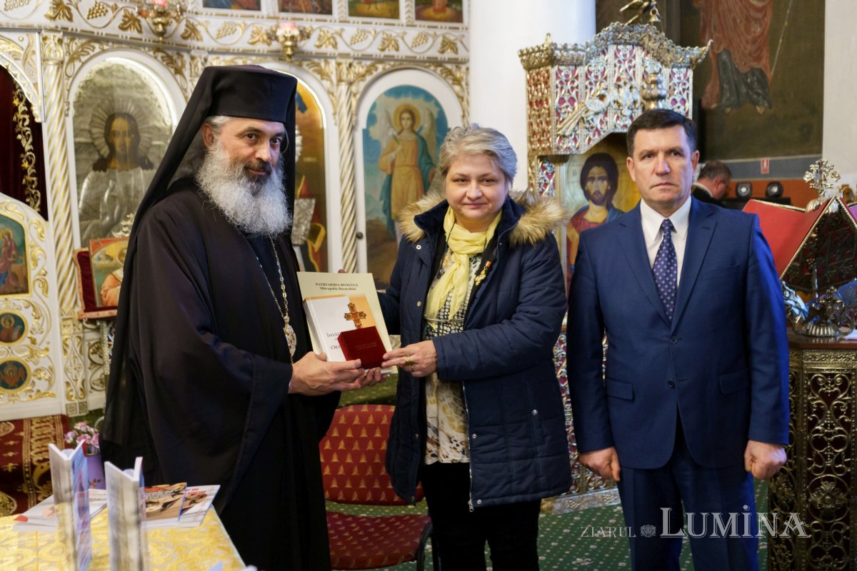 Volum despre lucrarea unui cleric basarabean în Japonia 244249