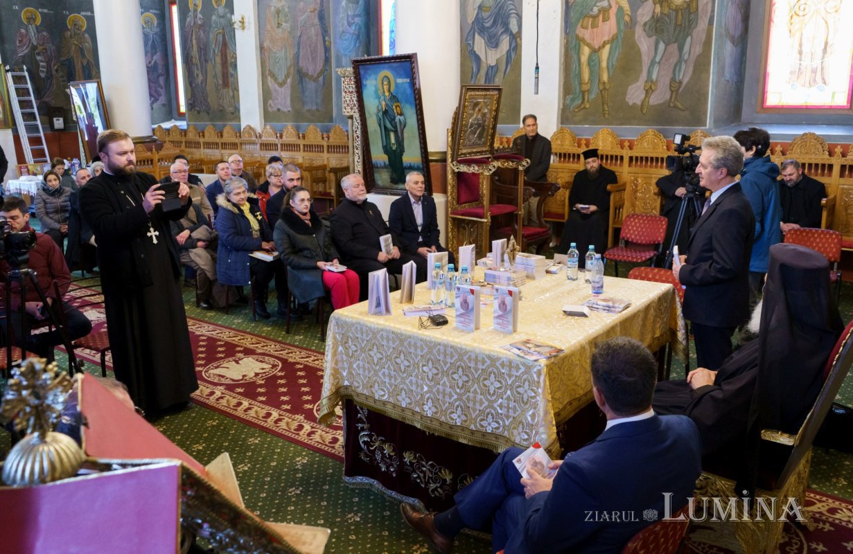 Volum despre lucrarea unui cleric basarabean în Japonia 244250