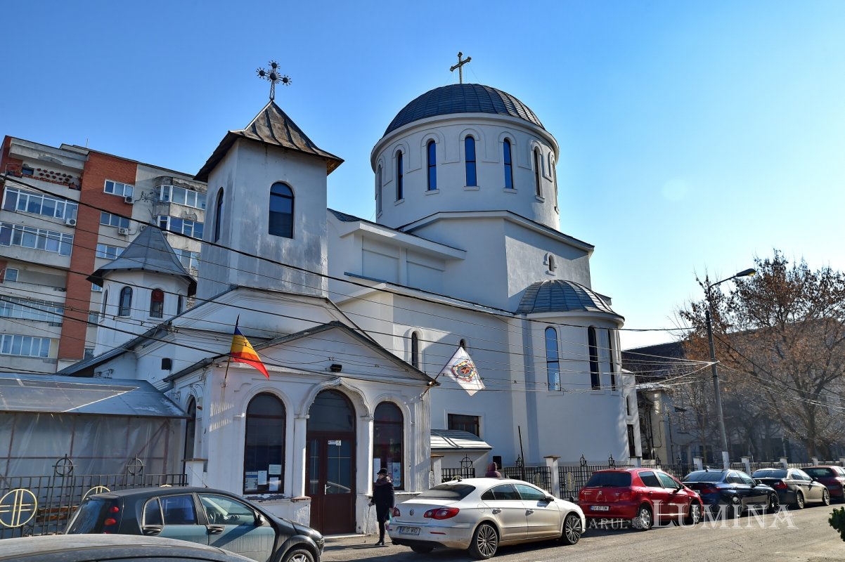 Binecuvântarea sfinților la Parohia Bărbătescu Vechi din Capitală 244444