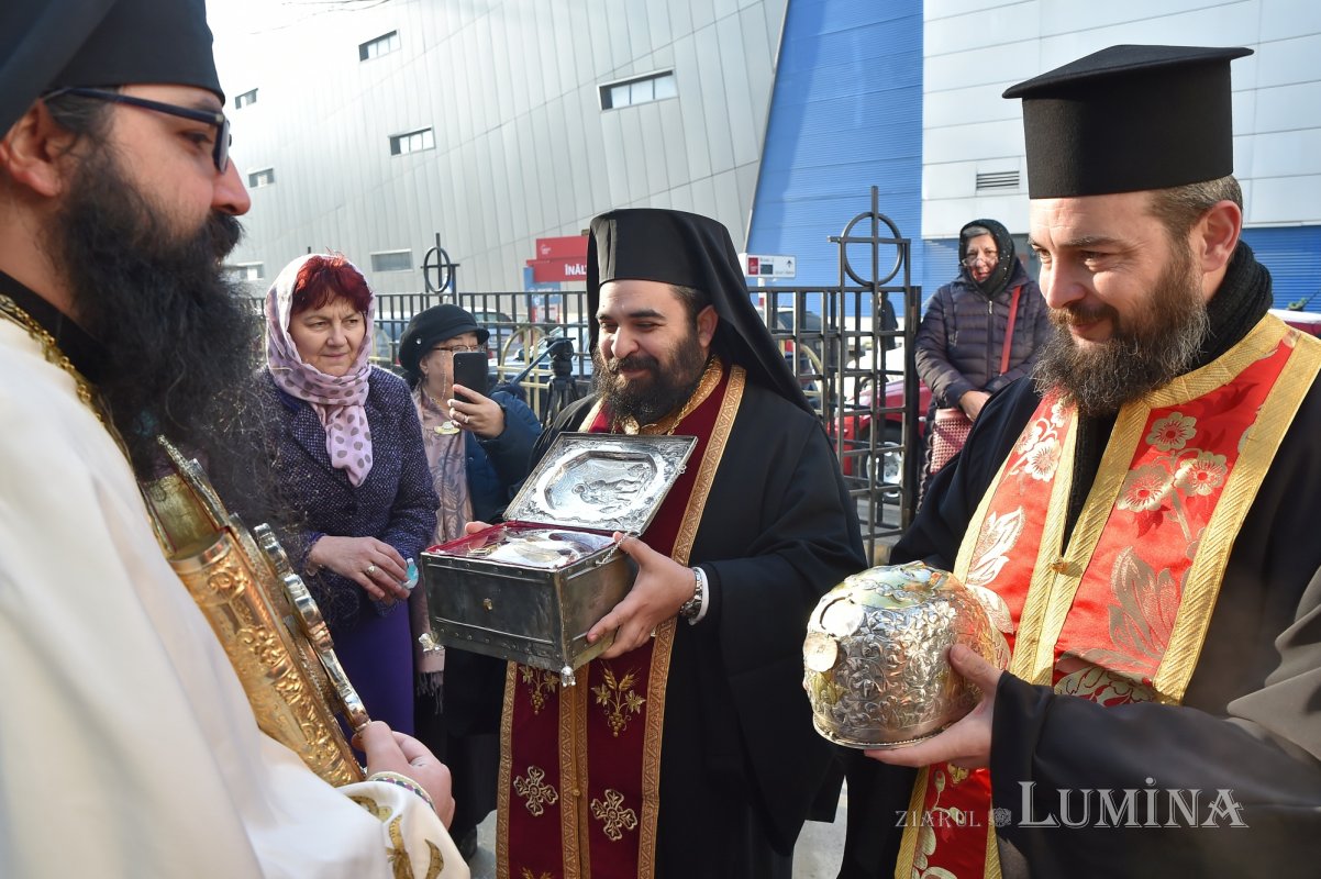 Binecuvântarea sfinților la Parohia Bărbătescu Vechi din Capitală 244451