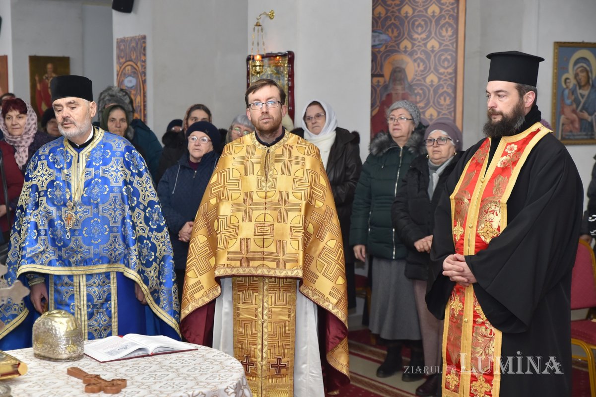 Binecuvântarea sfinților la Parohia Bărbătescu Vechi din Capitală 244458
