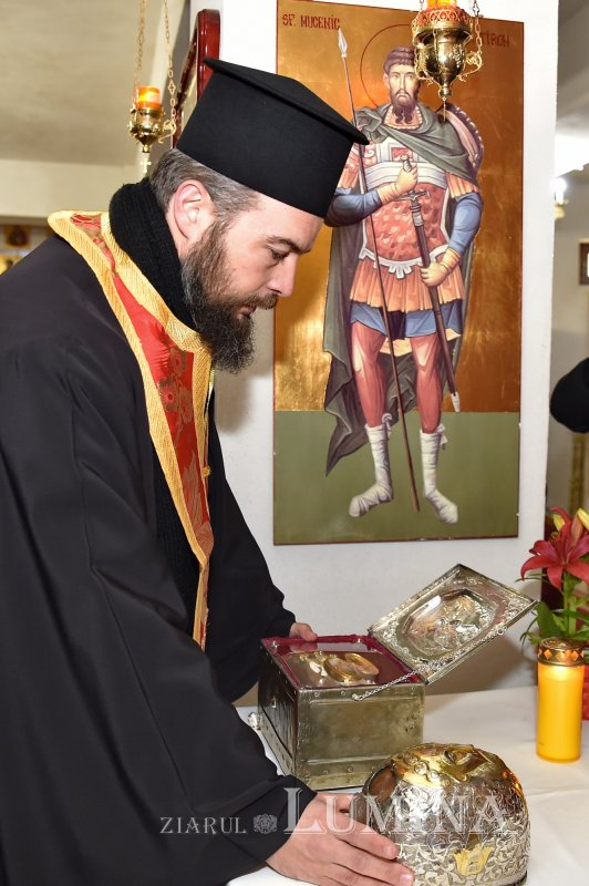 Binecuvântarea sfinților la Parohia Bărbătescu Vechi din Capitală 244475