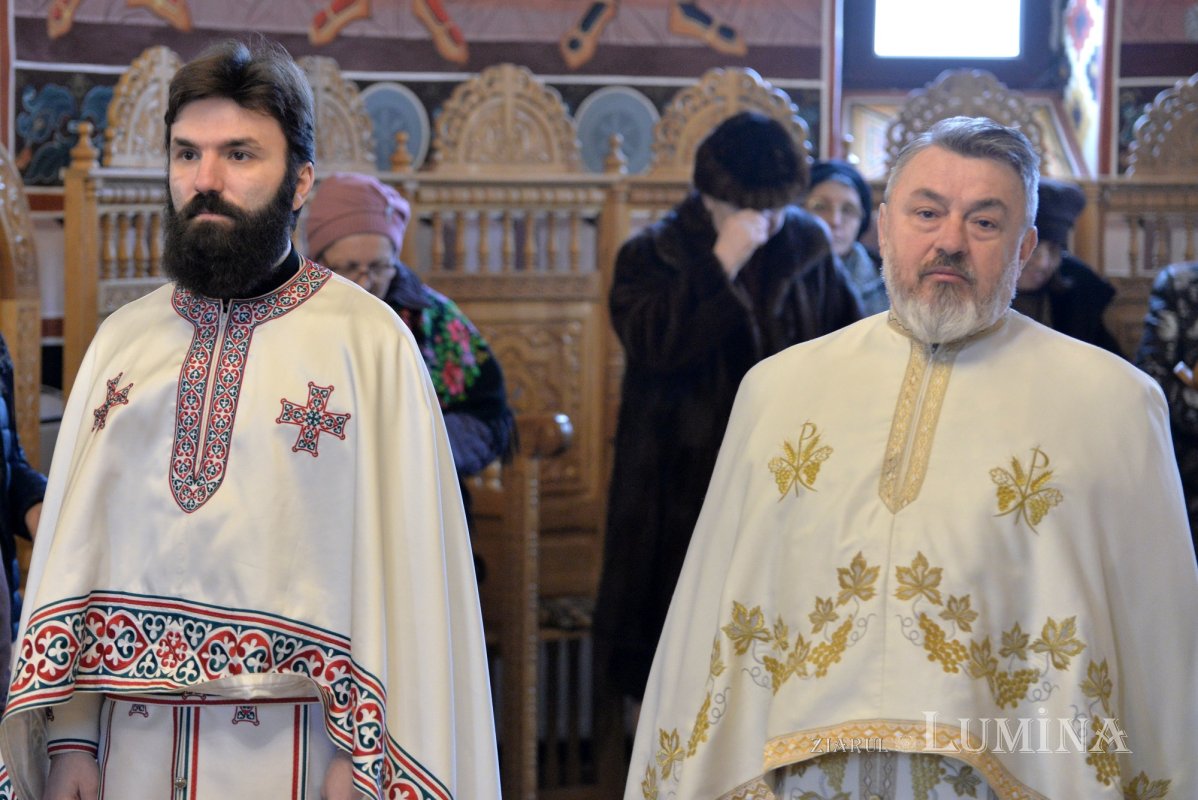 Înnoirea capelei din cimitirul parohiei ilfovene Tunari 244528
