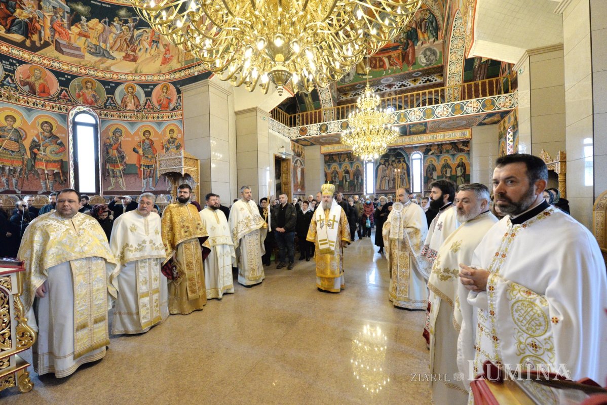 Înnoirea capelei din cimitirul parohiei ilfovene Tunari 244532