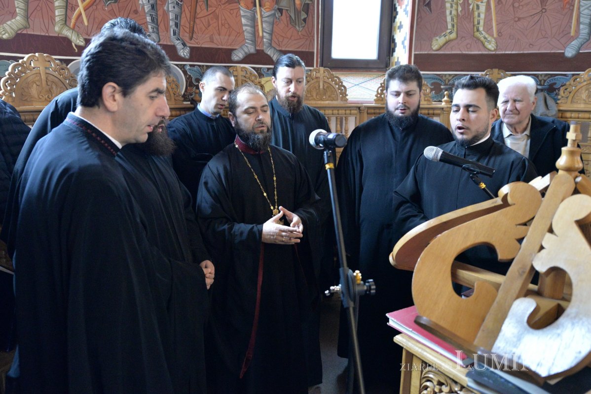 Înnoirea capelei din cimitirul parohiei ilfovene Tunari 244533