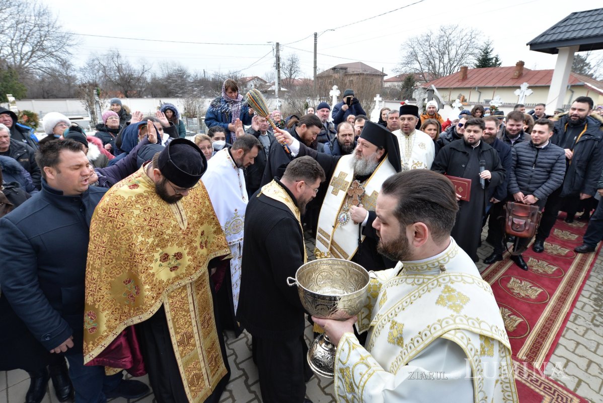 Înnoirea capelei din cimitirul parohiei ilfovene Tunari 244554