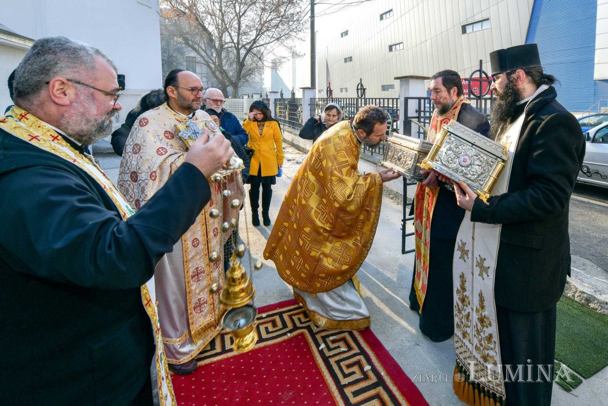 Moaștele a trei sfinți la Biserica Bărbătescu Vechi din Capitală 244723