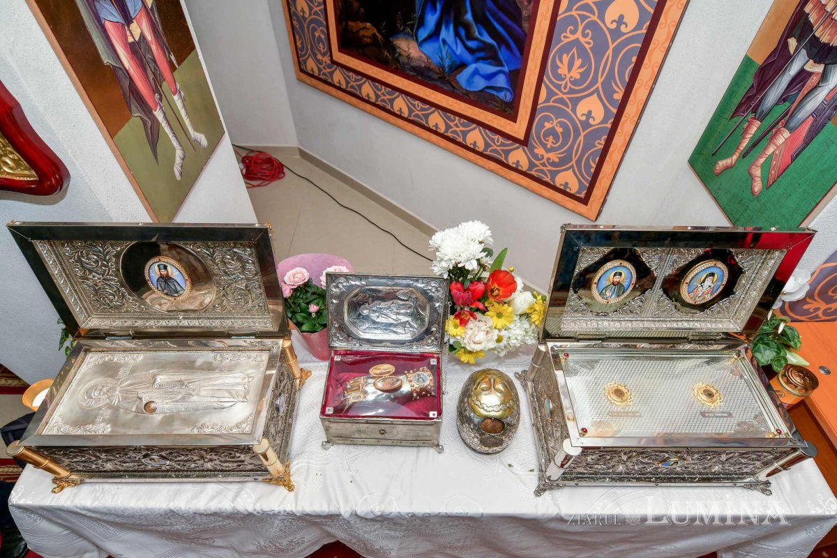 Moaștele a trei sfinți la Biserica Bărbătescu Vechi din Capitală 244747