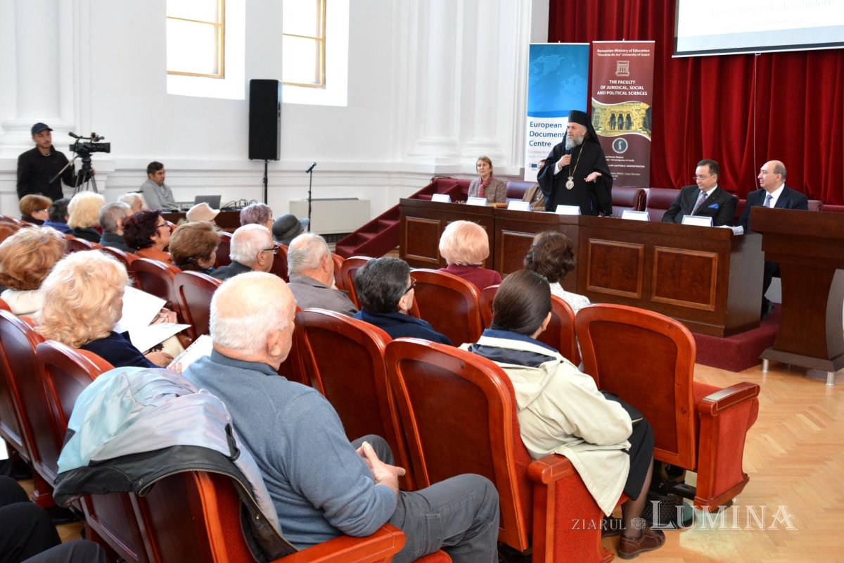 Tinerii studenți seniori 245010