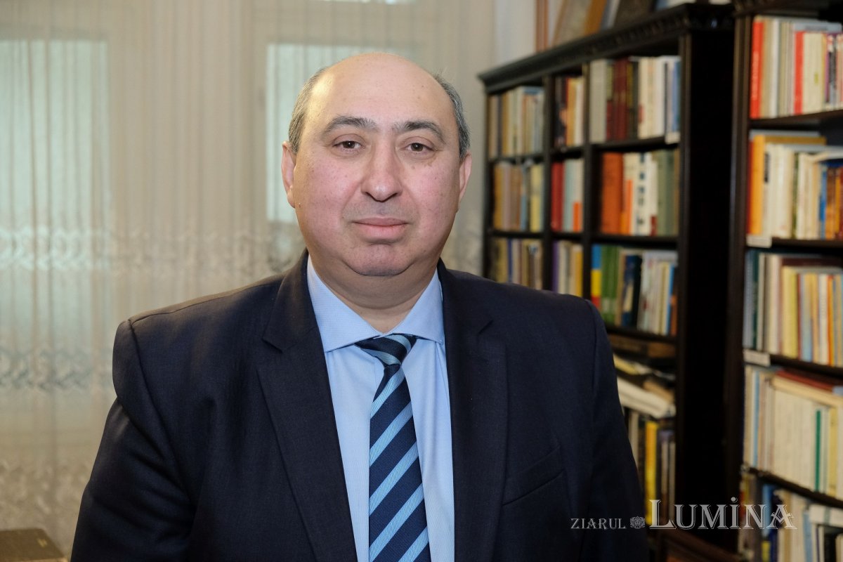 Tinerii studenți seniori 245016