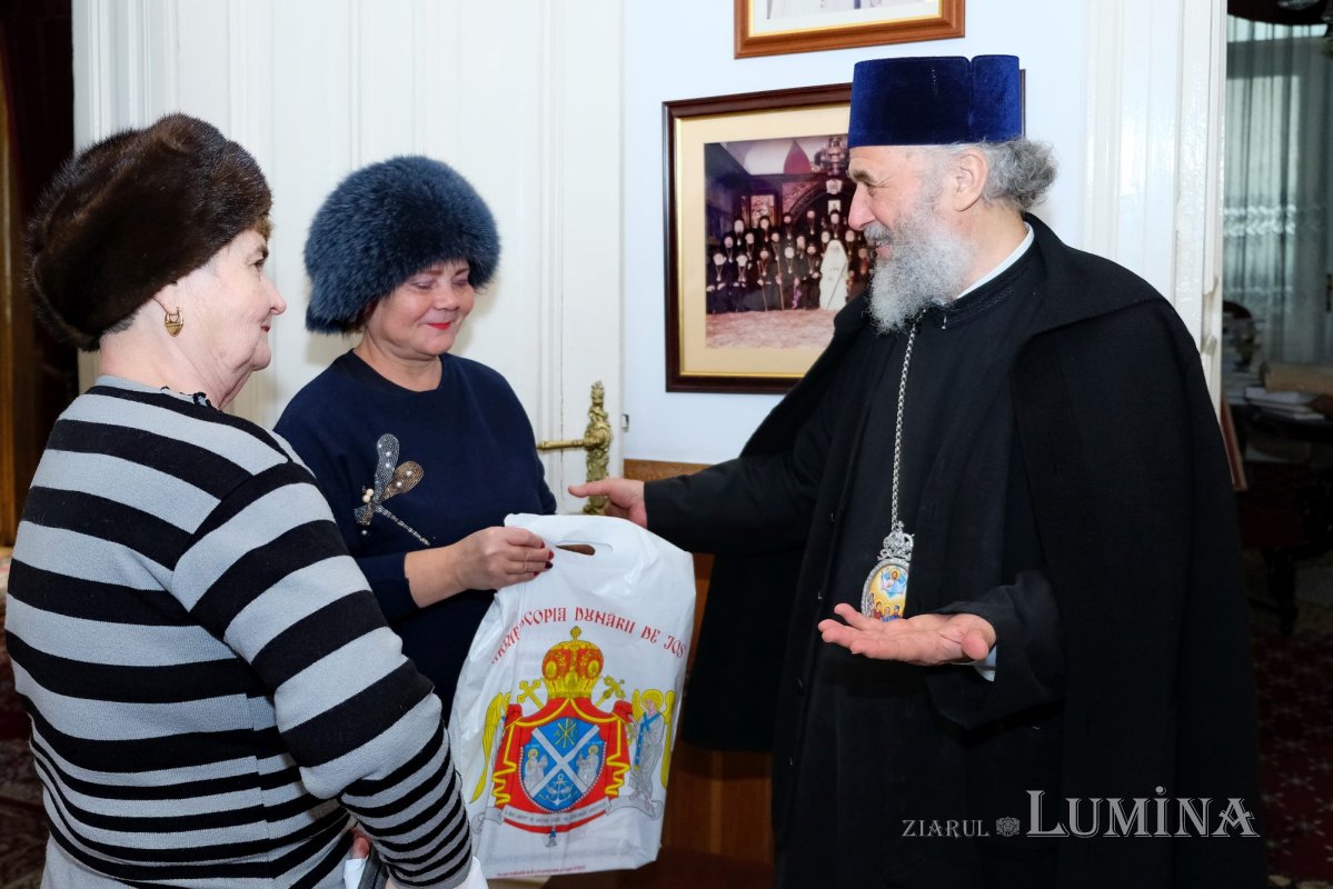 Tinerii studenți seniori 245018