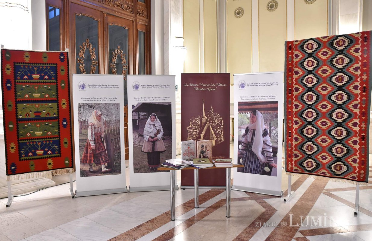 Expoziţia-atelier „Patrimoniul imaterial UNESCO din România şi Republica Moldova”, la Palatul Parlamentului 245957