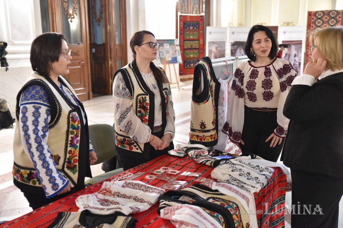 Expoziţia-atelier „Patrimoniul imaterial UNESCO din România şi Republica Moldova”, la Palatul Parlamentului 245963