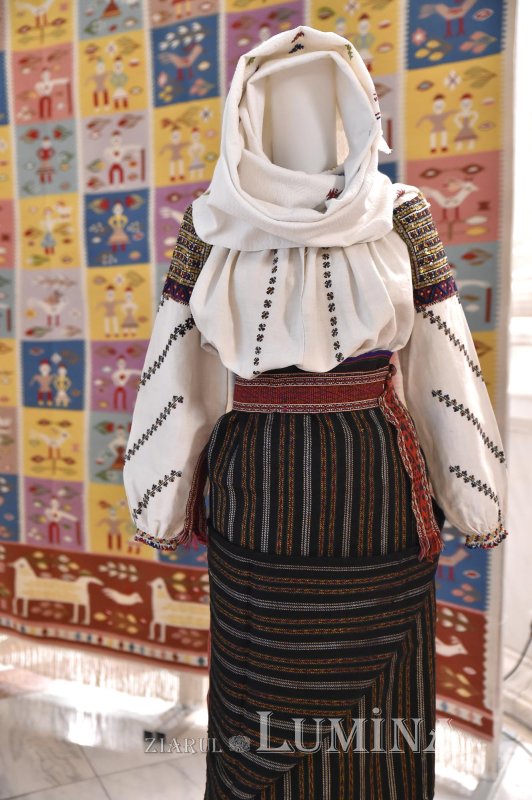 Expoziţia-atelier „Patrimoniul imaterial UNESCO din România şi Republica Moldova”, la Palatul Parlamentului 245965