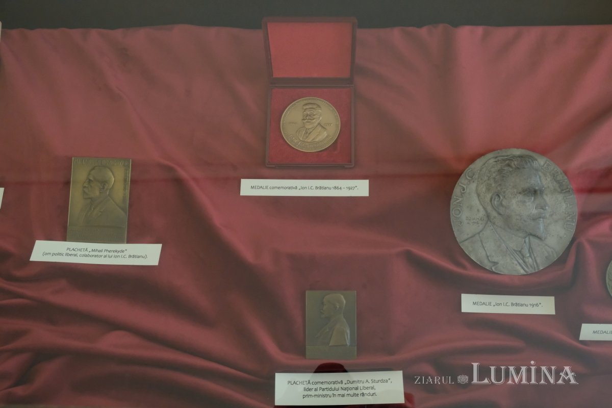 Arhitecții modernizării României 246115